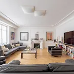 Beautiful 4 Bedrooms Flat By Champs Elysees